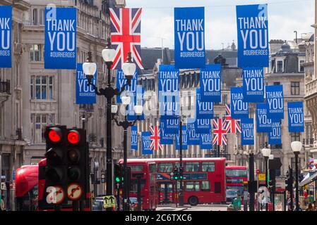 Londres, Royaume-Uni. 12 juillet 2020. Bannières NHS "Merci" dans Regent Street Credit: Tommy London/Alay Live News Banque D'Images