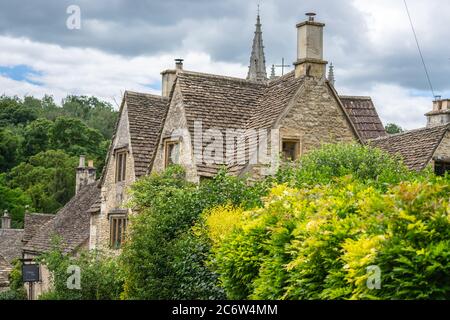 Le château de Combe est un village et une paroisse civile dans le domaine de beauté naturelle des Cotswolds dans le Wiltshire. Angleterre, Royaume-Uni, 11 juillet 2020 Banque D'Images