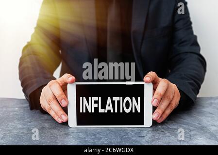 Inflation de texte d'écriture de mot. Photo d'entreprise présentant une hausse générale des prix et une baisse de la valeur de l'argent acheté modèle affichant un écran noir Banque D'Images