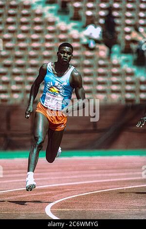 Carl Lewis (USA) en compétition aux épreuves de terrain et d'athlétisme américaines de 1984 Banque D'Images