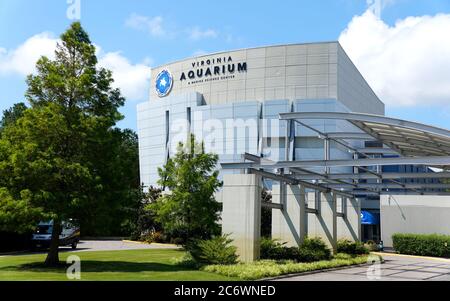 Virginia Beach, États-Unis - 30 juin 2020 - l'aquarium de Virginie et le centre des sciences marines pendant la journée Banque D'Images