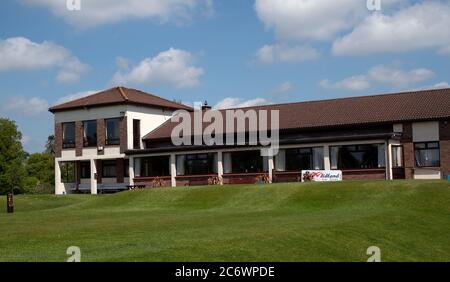 Club de golf Mullingar, Belvedere, Mullingar, Co. Westmeath, Irlande - vue sur le club House donnant sur le parcours. Banque D'Images