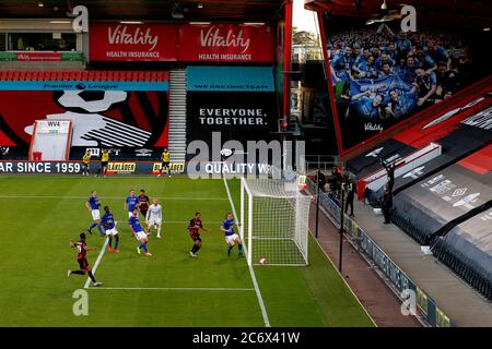 Dominic Solanke, de Bournemouth, marque le deuxième but de son équipe lors du match de la première ligue au stade Vitality, à Bournemouth. Banque D'Images