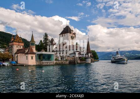 Château Oberhofen, Oberhofen am Thunersee, Canton de Berne, Suisse Banque D'Images