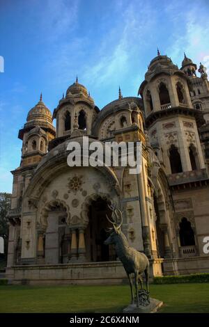 Vadodara, Inde - 16 novembre 2012 : un extérieur du palais de Lakshmi Vilas dans l'État du Gujarat, a été construit par la famille Gaekwad maratha, W Banque D'Images