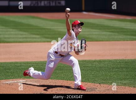 St. Louis, États-Unis. 12 juillet 2020. Jake Woodford, pichet des Cardinals de St. Louis, délivre un terrain lors d'un match inter-équipes au stade Busch de St. Louis, le dimanche 12 juillet 2020. Photo de Bill Greenblatt/UPI crédit: UPI/Alay Live News Banque D'Images