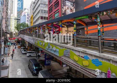 Le système de escaliers mécaniques et de passerelles Central-Mid-levels, Central, Hong Kong Banque D'Images