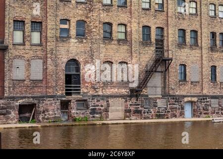 Ancien bâtiment classique en briques sur le front de mer de Superior, Wisconsin, États-Unis [aucune autorisation de l'hôtel ; disponible uniquement pour les licences éditoriales] Banque D'Images