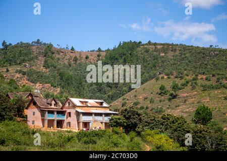 Maisons des habitants de la région sur l'île de Madagascar Banque D'Images