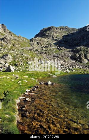 Lac de Fenestre dans le Parc National du Mercantour en haute Vésubie en été en France Banque D'Images