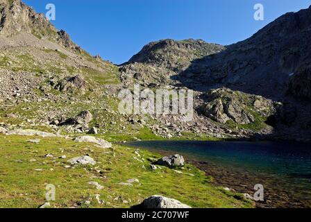 Lac de Fenestre dans le Parc National du Mercantour en haute Vésubie en été en France Banque D'Images