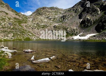 Lac de Fenestre dans le Parc National du Mercantour en été Banque D'Images