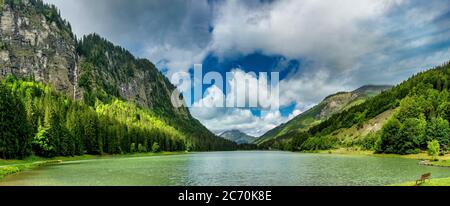 Lac de Montriond, lac alpin, Morzine, haute Savoie, Auvergne Rhône Alpes.France Banque D'Images