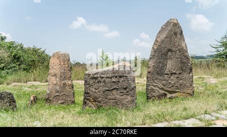 Tiya, Ethiopie - septembre 2017 : piliers de pierre de Tiya mégalithique, site classé au patrimoine mondial de l'UNESCO près d'Addis-Abeba Banque D'Images