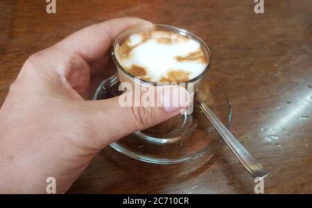 Addis-Abeba, Ethiopie - octobre 2017 : café macchiato dans la maison de café Tomoca Banque D'Images