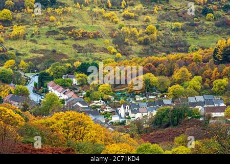 La ville de la vallée de Rhondda ou le village de Blaenrhondda dans la vallée de Rhondda Fawr au début de l'hiver en novembre dans le sud du pays de Galles.A. Banque D'Images