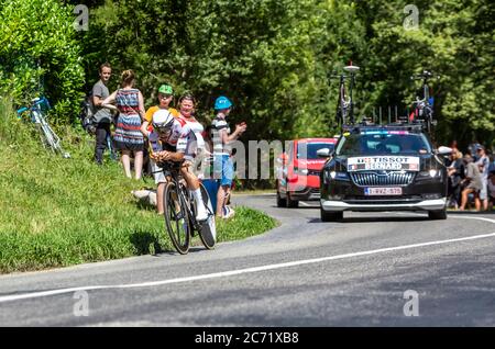 Bosdarros, France - 19 juillet 2019 : le cycliste français Julien Bernard de l'équipe Trek-Segafredo, à l'étape 13, essai individuel, du Tour Banque D'Images