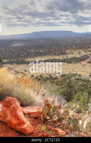 Vue sur le sentier vertical de Doe Mountain à Sedona, Arizona, États-Unis Banque D'Images