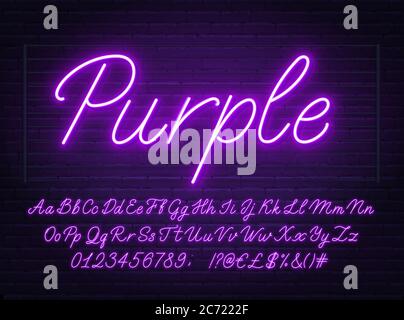 Police de script violet fluo. Alphabet lumineux avec lettres, chiffres et caractères spéciaux. Illustration de Vecteur