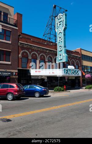 Fargo, Dakota du Nord - 12 août 2014 : vue sur la façade du Fargo Theatre, rue broadway, dans la ville de Fargo. Banque D'Images