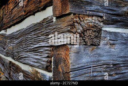Gros plan sur l'église de la cabane en bois abîmé. Banque D'Images