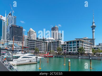 Horizon du quartier central des affaires depuis le port de Viaduct, Auckland, Nouvelle-Zélande Banque D'Images