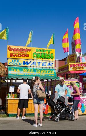 Vendeur de nourriture à la foire du comté d'Orange, Costa Mesa City, Orange County, Californie, États-Unis Banque D'Images