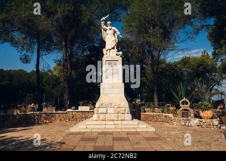 Statue d'Élie, Mont Carmel Israël. Banque D'Images