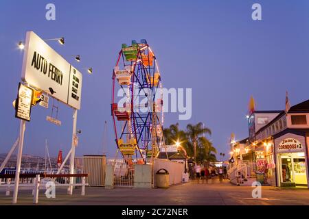 Ferris Wheel dans le village de Balboa, ville de Newport Beach, Orange County, Californie, États-Unis Banque D'Images