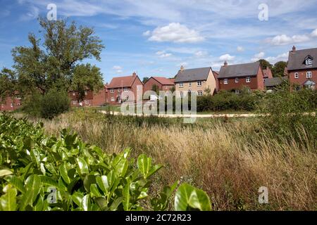 Long Marston Garden Village, projet de développement de la communauté de 4000 maisons attrayantes bien conçues de haute qualité sur l'ancien site de friches industrielles wi Banque D'Images