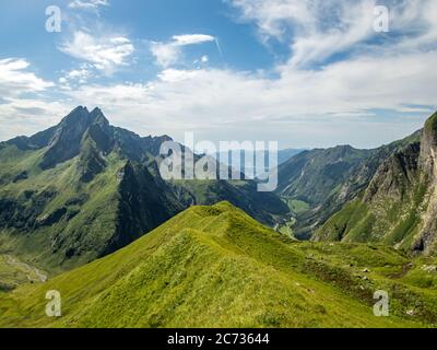 Fantastique randonnée panoramique depuis le Nebelhorn le long de l'Eck Laufbacher via Schneck, Hoplats et Oytal Banque D'Images