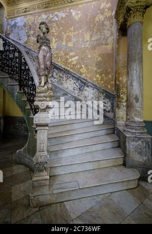 LA HAVANE, CUBA - VERS JANVIER 2020 : entrée au restaurant la Guarida à la Havane Banque D'Images