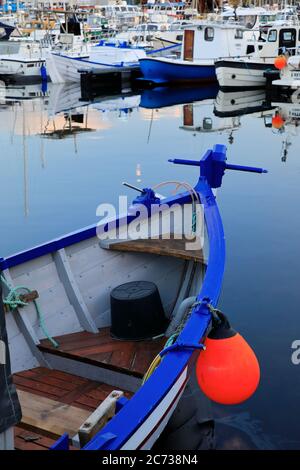 Arc d'un bateau traditionnel de rames de la région Féroé dans le port de Torshavn.Torshavn.Streymoy.Îles Féroé.territoire du Danemark Banque D'Images