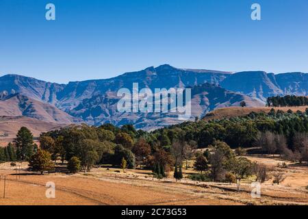 Drakensberg, vue sur les montagnes, Château de jardin, région sauvage de Mkhomazi, KwaZulu-Natal, Afrique du Sud, Afrique Banque D'Images