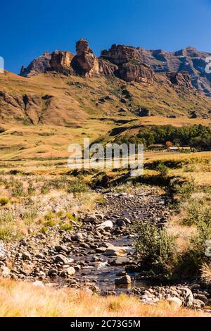 Drakensberg, vue sur les montagnes, Château de jardin, région sauvage de Mkhomazi, KwaZulu-Natal, Afrique du Sud, Afrique Banque D'Images