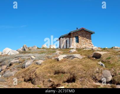 Seamans Hut le long du sentier entre Charlotte's Pass et Mount Kosciuszko. Nouvelle-Galles du Sud, Australie. Banque D'Images