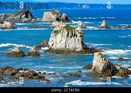 Mer Cantabrique se trouve près de la plage silencieuse, Principauté des Asturies, Asturies, Espagne, Europe Banque D'Images