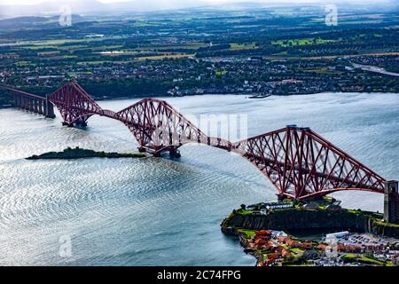 Vue aérienne de Forth Bridge Banque D'Images