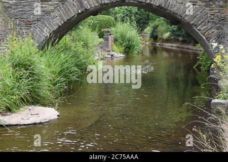 Ancien pont 'Jakobsbrücke' dans le Monreal médiéval Banque D'Images