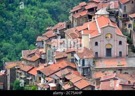 apricale village médiéval dans la province d'Imperia Italie Banque D'Images