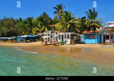 Belle plage sur l'île de Ngor, Sénégal Banque D'Images