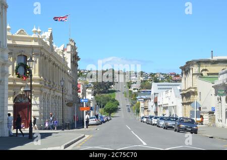 Oamaru est la plus grande ville du district de Waitaki, la plus célèbre pour sa colonie de pingouins et son architecture calcaire de la Cité victorienne. Banque D'Images