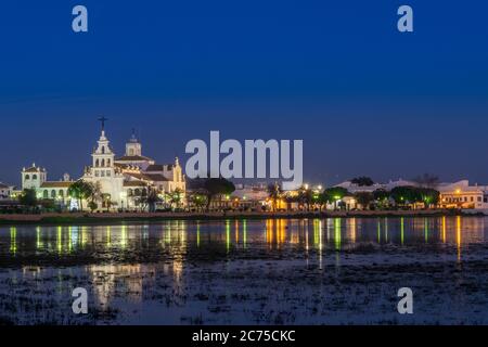 Village de pèlerinage d'El Rocío, dans le Parc National de Doñana, Huelva, Espagne Banque D'Images