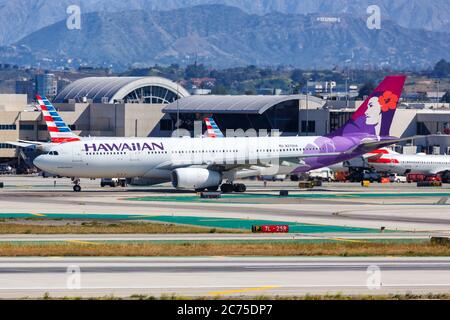 Los Angeles, Californie - 12 avril 2019 : avion Hawaiian Airlines Airbus A330-200 à l'aéroport international de Los Angeles (LAX) en Californie. Boeing Banque D'Images