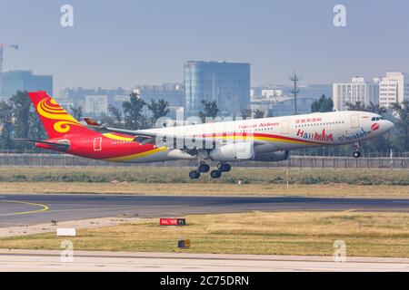 Pékin, Chine - 2 octobre 2019 : avion Airbus A330-300 de Hainan Airlines à l'aéroport de Pékin (PEK) en Chine. Airbus est un avion européen Banque D'Images