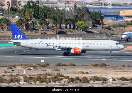 Gran Canaria, Espagne - 24 novembre 2019 : avion Airbus A321 de SAS Scandinavian Airlines à l'aéroport de Gran Canaria (LPA) en Espagne. Airbus est un a européen Banque D'Images