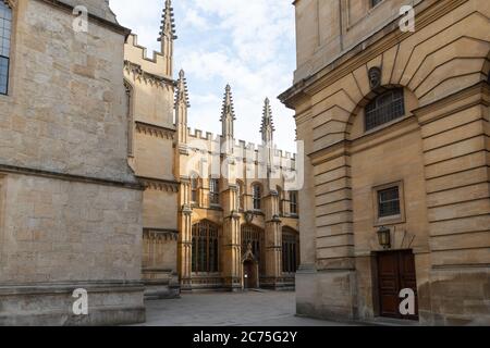 Clarendon Building Courtyard Oxford 18/07/2019 avec Sheldonian Theatre Banque D'Images