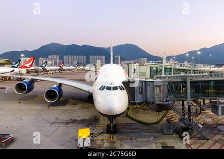 Hong Kong, Chine - 20 septembre 2019 : avion Airbus A380-800 de British Airways à l'aéroport de Hong Kong (HKG) en Chine. Airbus est un avion européen Banque D'Images