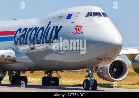 Findel, Luxembourg - 24 juin 2020 : avion Cargolux Boeing 747-8F à l'aéroport Findel (lux) au Luxembourg. Boeing est un fabricant d'avions américain Banque D'Images