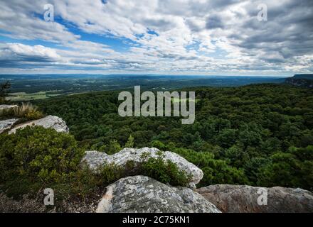 Mohonk Preserve Outlook, Catskill Mountains, État de New York Banque D'Images